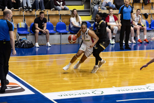 Jó úton járok a profi karrieremben – interjú az alapszakasz legjobb pontszerzőjével, KK Deans-szel